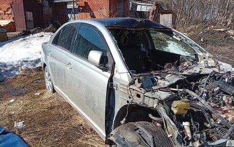 Toyota Avensis III рестайлинг, 2004 год, 150 000 рублей, 6 фотография