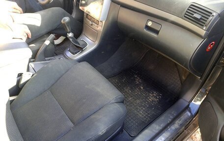 Toyota Avensis III рестайлинг, 2004 год, 310 000 рублей, 5 фотография