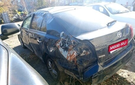 Toyota Avensis III рестайлинг, 2004 год, 310 000 рублей, 2 фотография