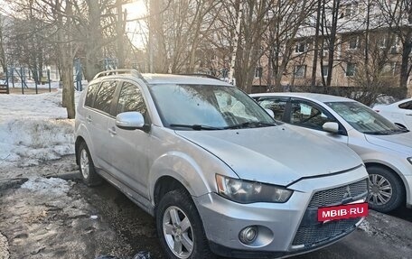 Mitsubishi Outlander III рестайлинг 3, 2011 год, 610 000 рублей, 3 фотография