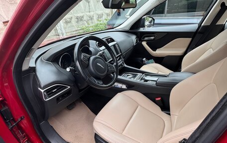 Jaguar F-Pace, 2017 год, 2 800 000 рублей, 1 фотография