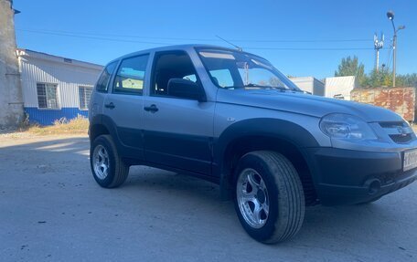 Chevrolet Niva I рестайлинг, 2019 год, 650 000 рублей, 2 фотография