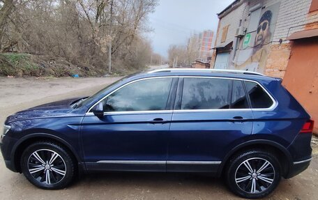 Volkswagen Tiguan II, 2017 год, 2 300 000 рублей, 3 фотография