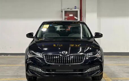 Skoda Superb III рестайлинг, 2025 год, 2 691 001 рублей, 2 фотография