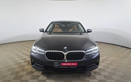 BMW 5 серия, 2021 год, 3 650 000 рублей, 2 фотография