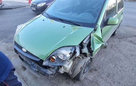 Ford Fiesta, 2006 год, 150 000 рублей, 2 фотография