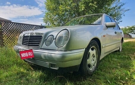 Mercedes-Benz E-Класс, 1997 год, 200 000 рублей, 2 фотография