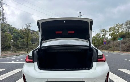 BMW 3 серия, 2023 год, 3 400 000 рублей, 16 фотография