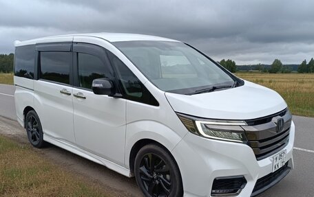 Honda Stepwgn IV, 2021 год, 1 940 000 рублей, 2 фотография
