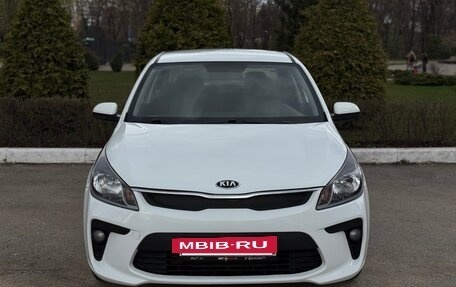 KIA Rio IV, 2018 год, 1 050 000 рублей, 2 фотография
