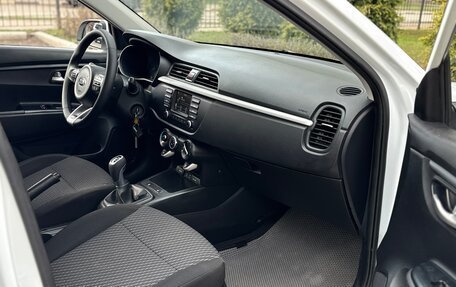 KIA Rio IV, 2018 год, 1 050 000 рублей, 16 фотография