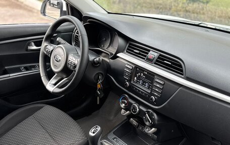 KIA Rio IV, 2018 год, 1 050 000 рублей, 20 фотография