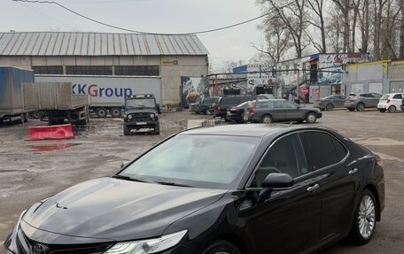 Toyota Camry, 2021 год, 3 200 000 рублей, 2 фотография