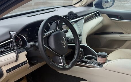 Toyota Camry, 2021 год, 3 200 000 рублей, 8 фотография