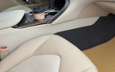 Toyota Camry, 2021 год, 3 200 000 рублей, 10 фотография