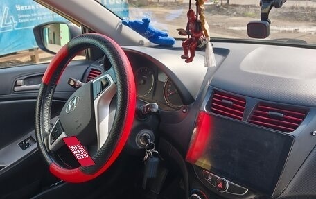 Hyundai Solaris II рестайлинг, 2014 год, 895 000 рублей, 3 фотография