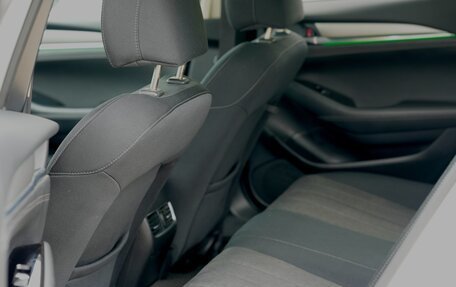 Mazda 6, 2018 год, 1 980 000 рублей, 22 фотография