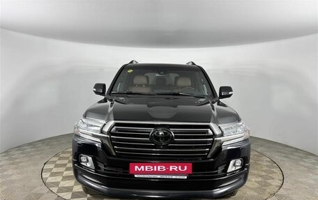 Toyota Land Cruiser 200, 2018 год, 7 500 000 рублей, 2 фотография