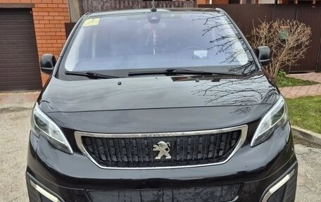 Peugeot Traveller I, 2017 год, 3 700 000 рублей, 3 фотография