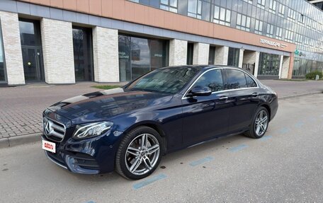 Mercedes-Benz E-Класс, 2018 год, 3 950 000 рублей, 4 фотография