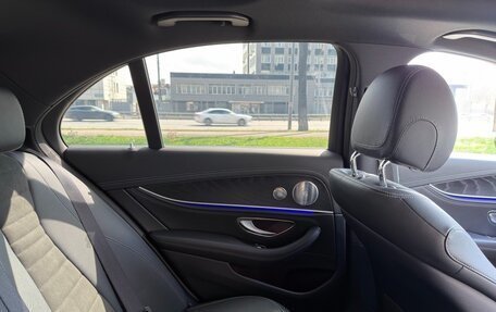 Mercedes-Benz E-Класс, 2018 год, 3 950 000 рублей, 9 фотография