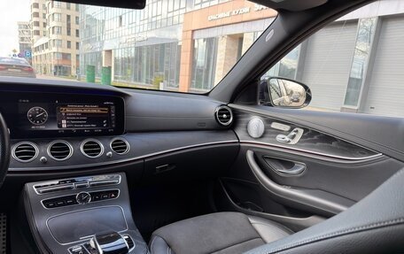 Mercedes-Benz E-Класс, 2018 год, 3 950 000 рублей, 12 фотография