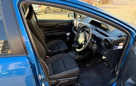 Toyota Aqua I, 2015 год, 935 000 рублей, 6 фотография