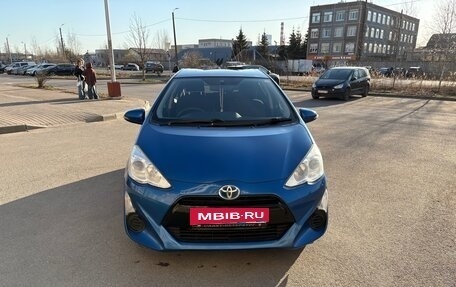Toyota Aqua I, 2015 год, 935 000 рублей, 2 фотография