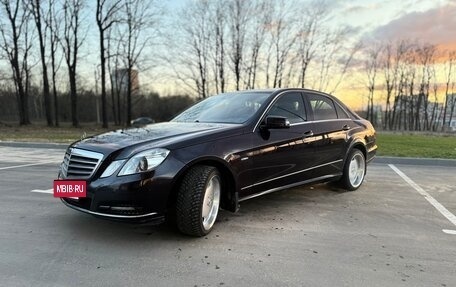 Mercedes-Benz E-Класс, 2011 год, 1 369 000 рублей, 2 фотография