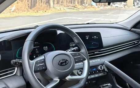 Hyundai Elantra, 2023 год, 1 710 000 рублей, 12 фотография