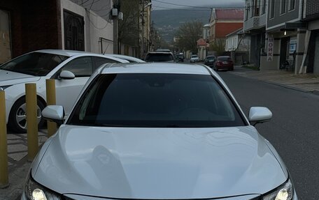 Toyota Camry, 2018 год, 2 400 000 рублей, 1 фотография