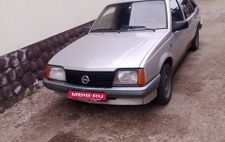 Opel Ascona C, 1985 год, 120 000 рублей, 1 фотография