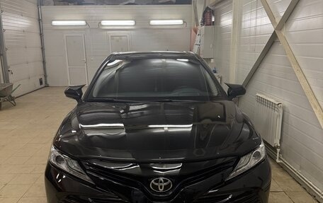 Toyota Camry, 2018 год, 2 000 000 рублей, 1 фотография