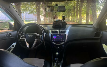 Hyundai Solaris II рестайлинг, 2011 год, 560 000 рублей, 5 фотография