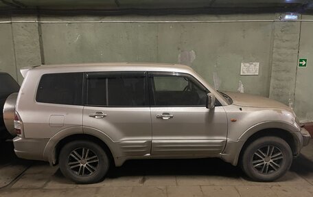 Mitsubishi Pajero III рестайлинг, 2001 год, 270 000 рублей, 3 фотография