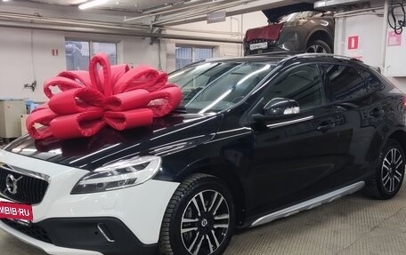 Volvo V40 Cross Country I, 2018 год, 1 049 000 рублей, 2 фотография