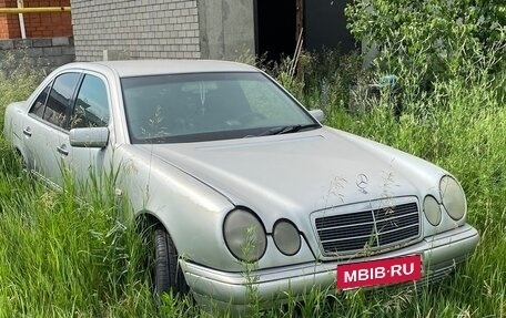 Mercedes-Benz E-Класс, 1996 год, 150 000 рублей, 4 фотография