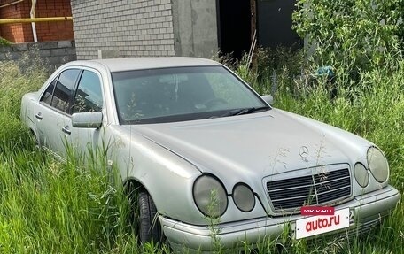 Mercedes-Benz E-Класс, 1996 год, 150 000 рублей, 3 фотография