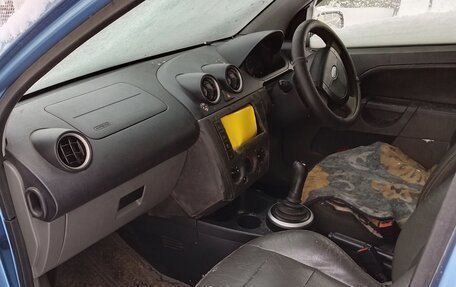 Ford Fiesta, 2003 год, 120 000 рублей, 4 фотография