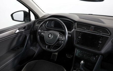 Volkswagen Tiguan II, 2019 год, 2 299 000 рублей, 9 фотография