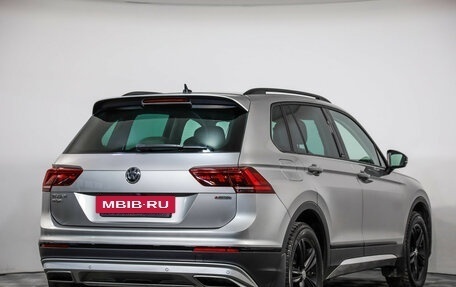 Volkswagen Tiguan II, 2019 год, 2 299 000 рублей, 5 фотография