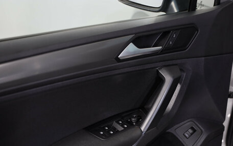 Volkswagen Tiguan II, 2019 год, 2 299 000 рублей, 20 фотография