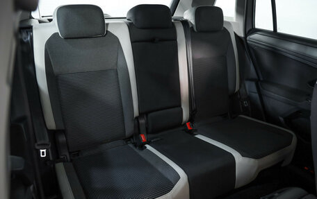 Volkswagen Tiguan II, 2019 год, 2 299 000 рублей, 23 фотография