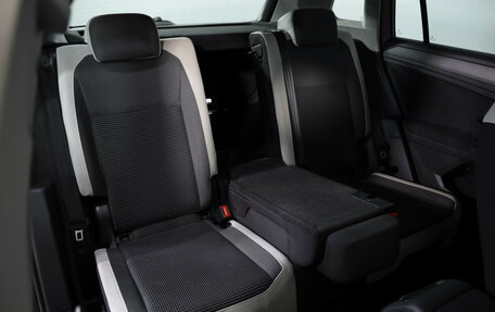 Volkswagen Tiguan II, 2019 год, 2 299 000 рублей, 25 фотография