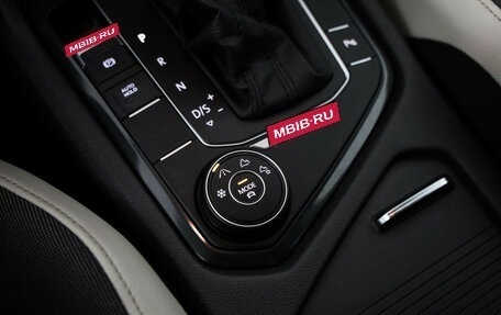 Volkswagen Tiguan II, 2019 год, 2 299 000 рублей, 18 фотография