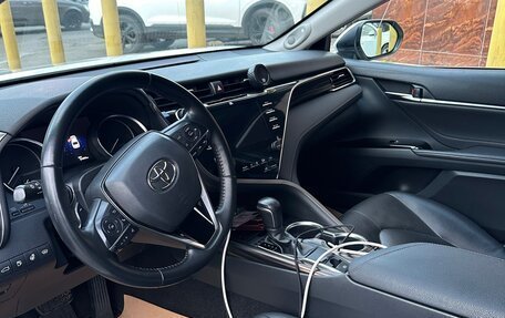 Toyota Camry, 2018 год, 2 400 000 рублей, 5 фотография