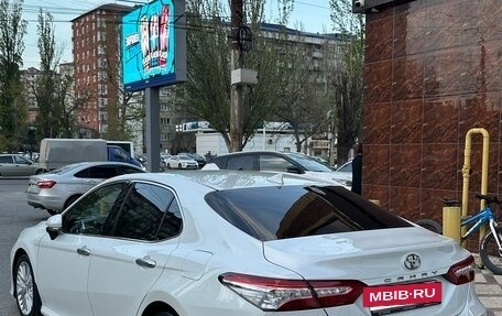 Toyota Camry, 2018 год, 2 400 000 рублей, 3 фотография