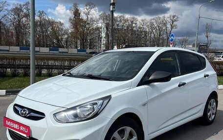 Hyundai Solaris II рестайлинг, 2014 год, 860 000 рублей, 3 фотография