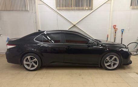 Toyota Camry, 2018 год, 2 000 000 рублей, 3 фотография