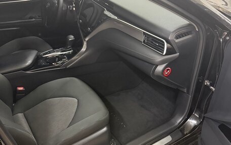 Toyota Camry, 2018 год, 2 000 000 рублей, 6 фотография